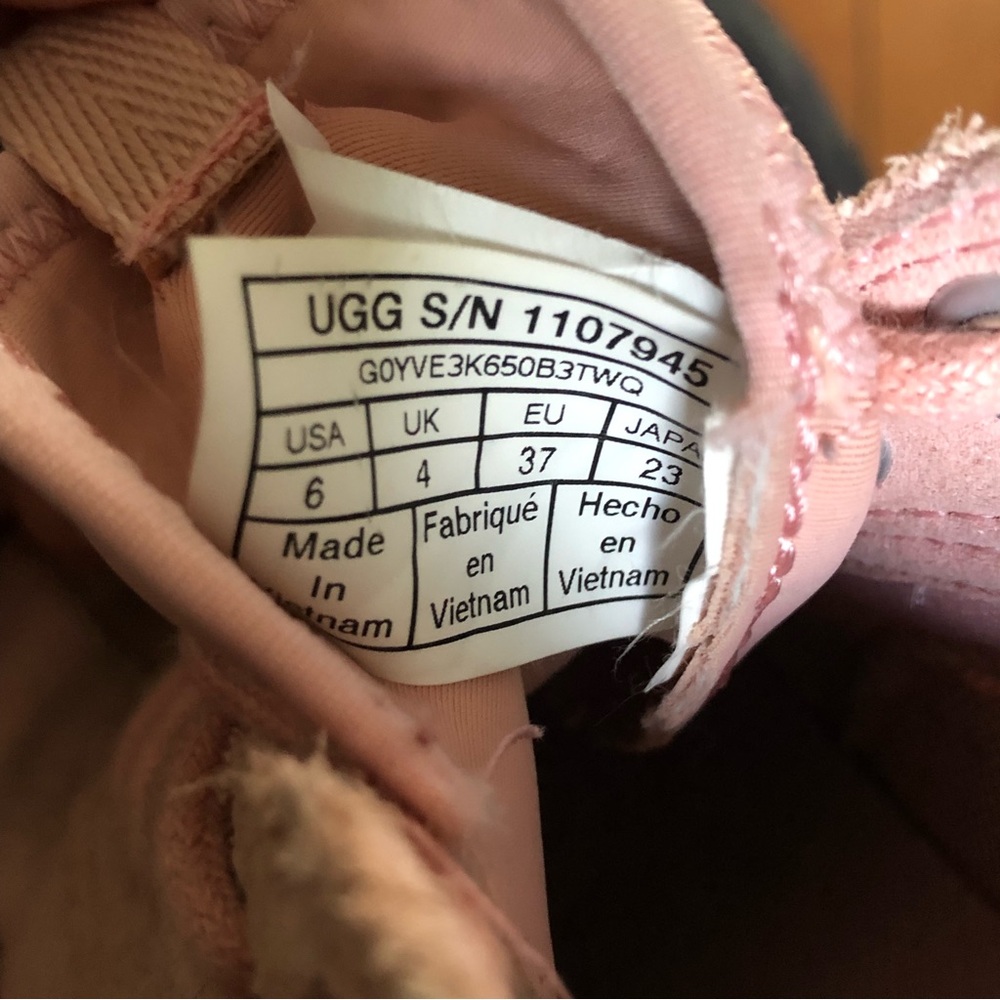 UGG LA Cloud Low Pink Sneakers - Picture 10 of 10